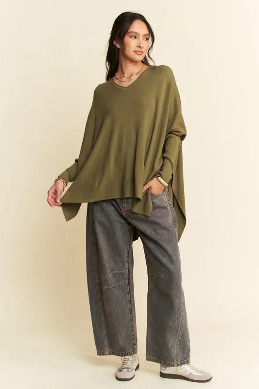 Davi & Dani High-Low Side Slit Batwing Sleeve
