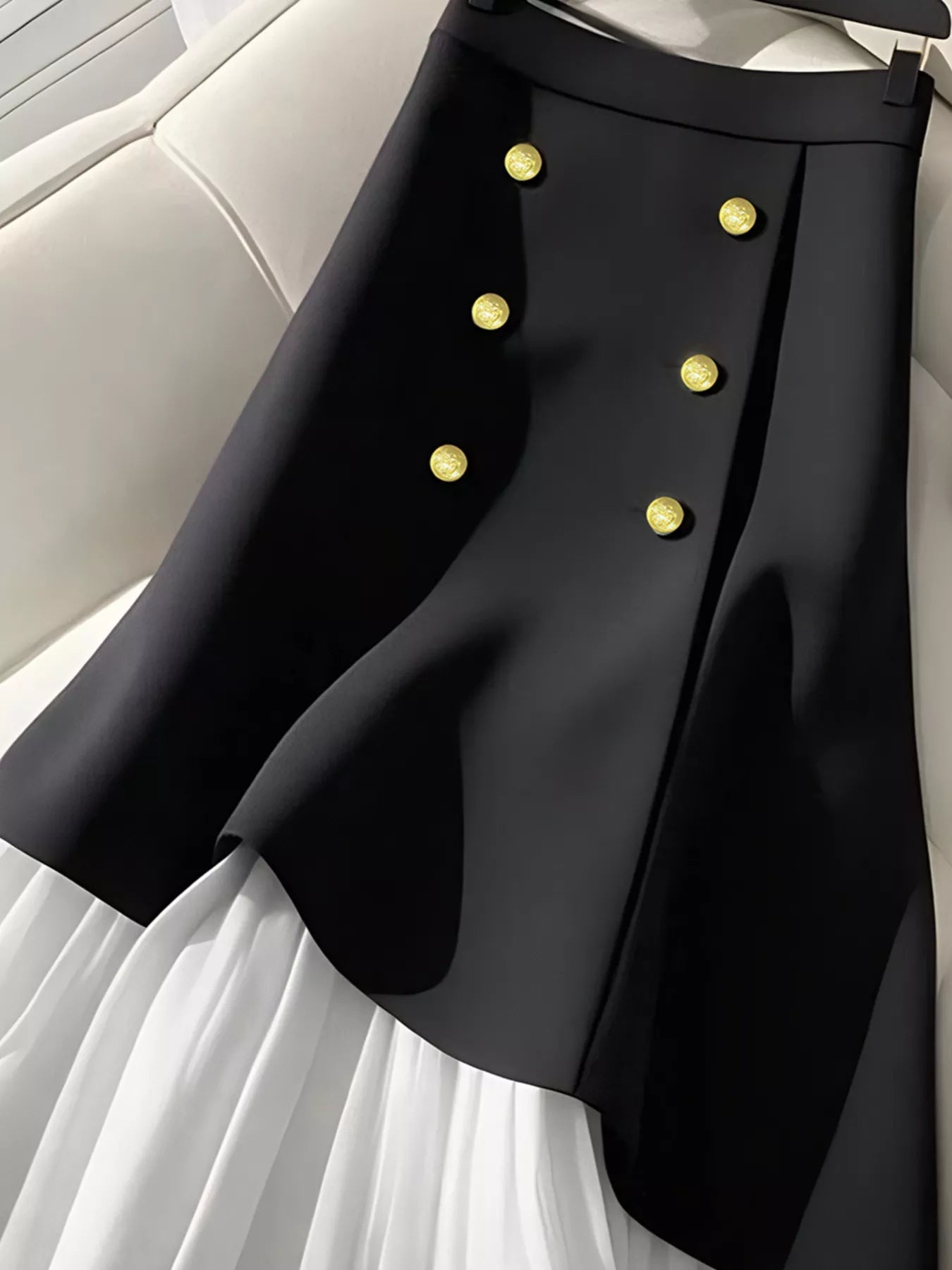 High-Waisted Button Decor Pleated Hem Skirt