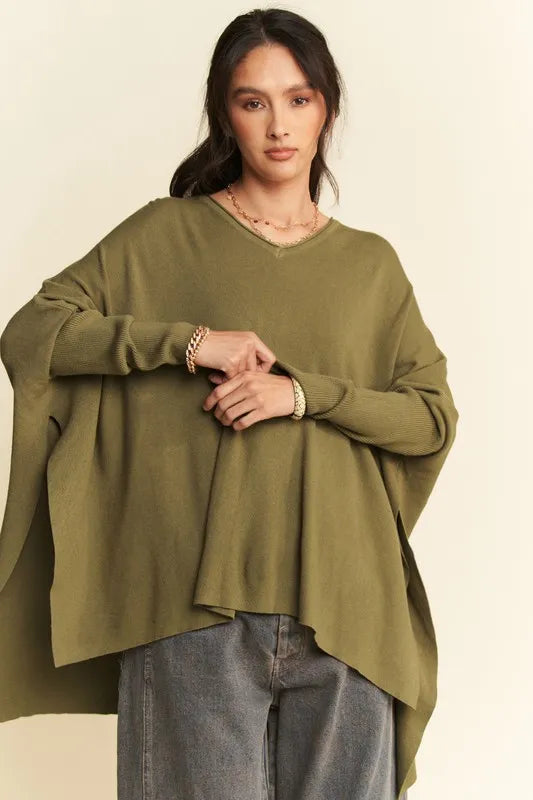 Davi & Dani High-Low Side Slit Batwing Sleeve