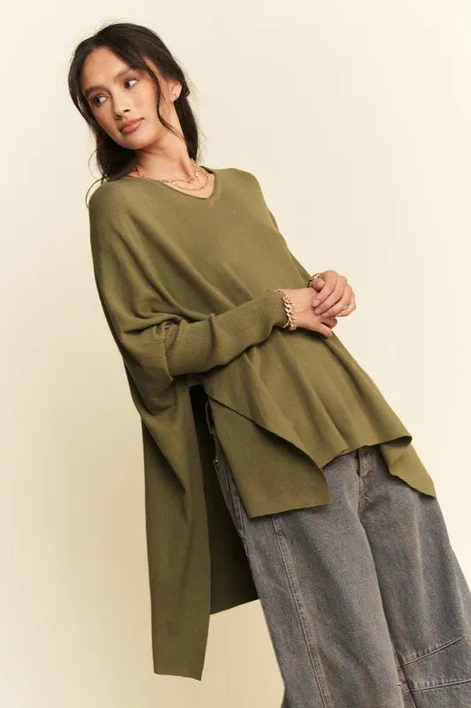 Davi & Dani High-Low Side Slit Batwing Sleeve
